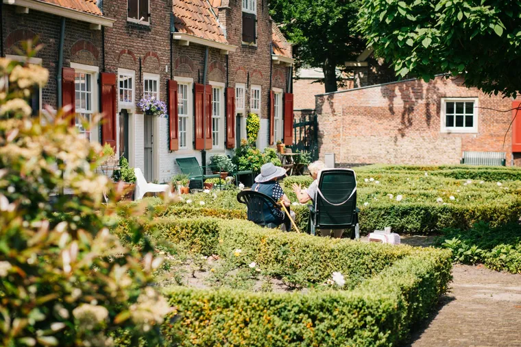 The Ultimate Guide to Digital Advertising for Senior Living Communities