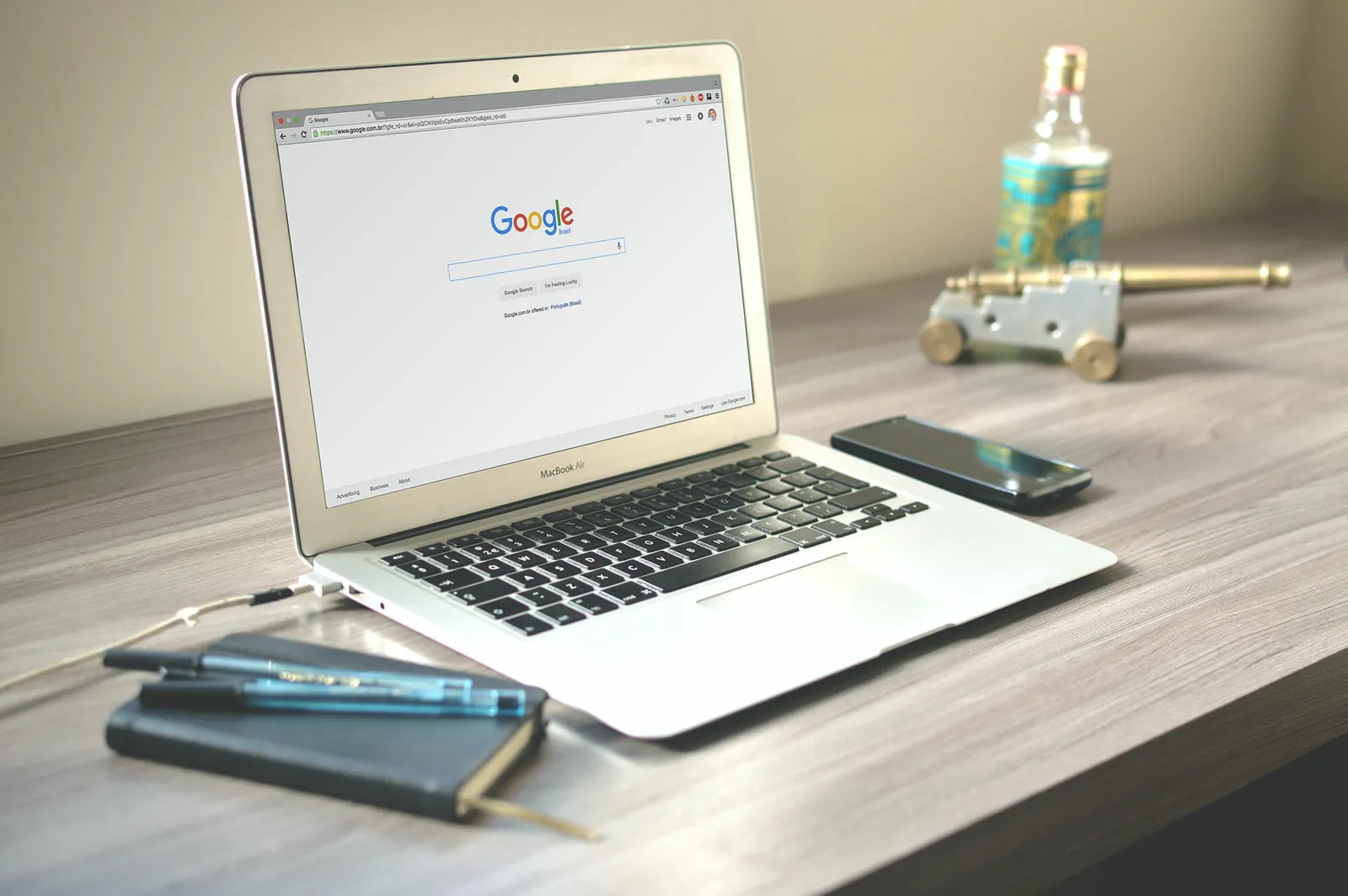Which Is Better For Your Assisted Living Community: Google Ads or Facebook Ads?